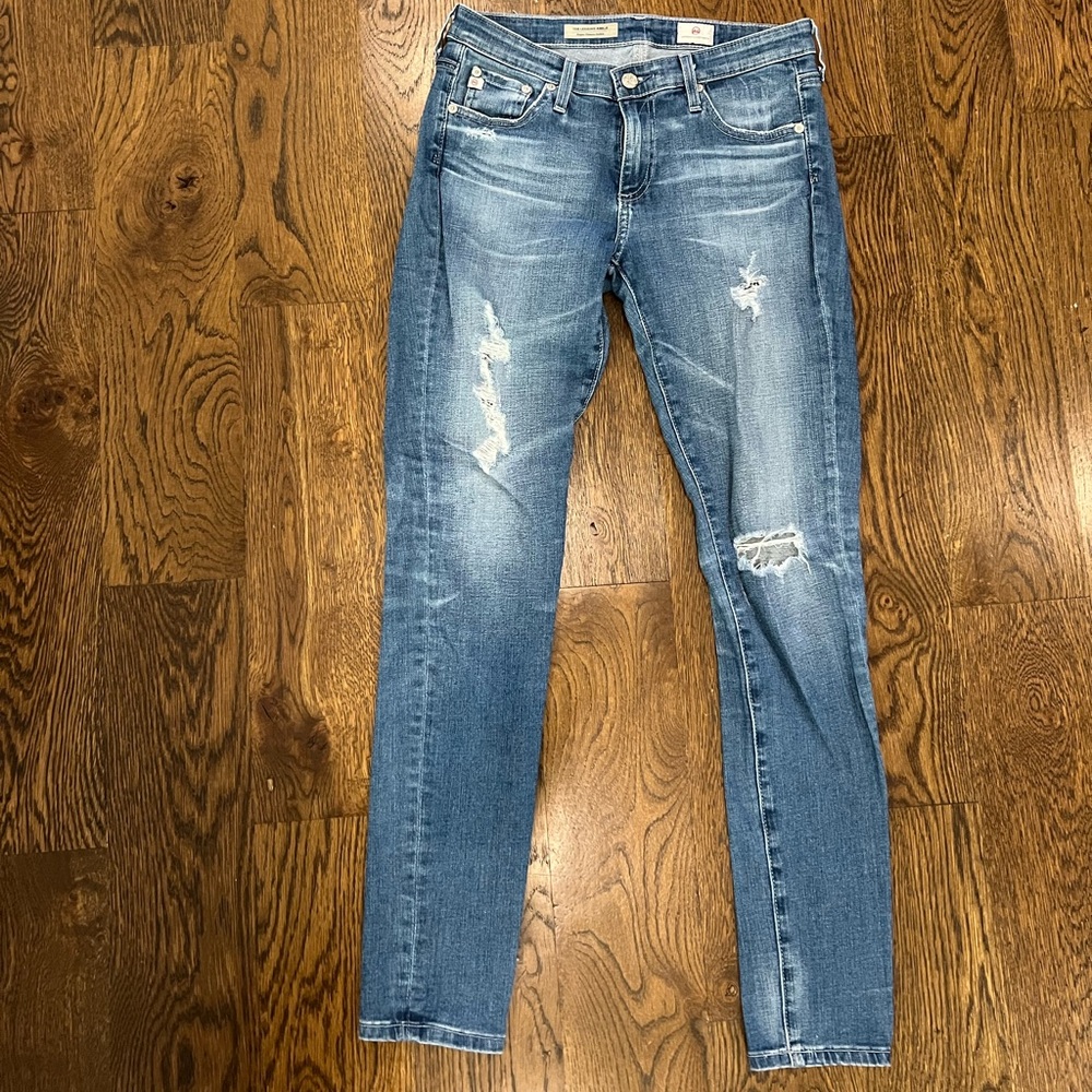 AG “The Legging Ankle Super Skinny Jeans” Light was skinny jeans Size: 27 R